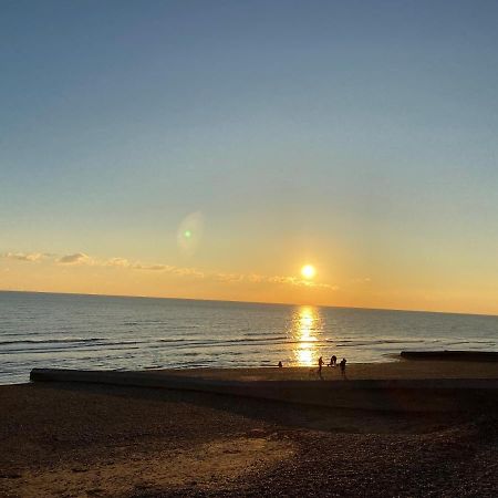 The Windsor Apartment By Gge, Brighton Beach, Sleeps 4 المظهر الخارجي الصورة